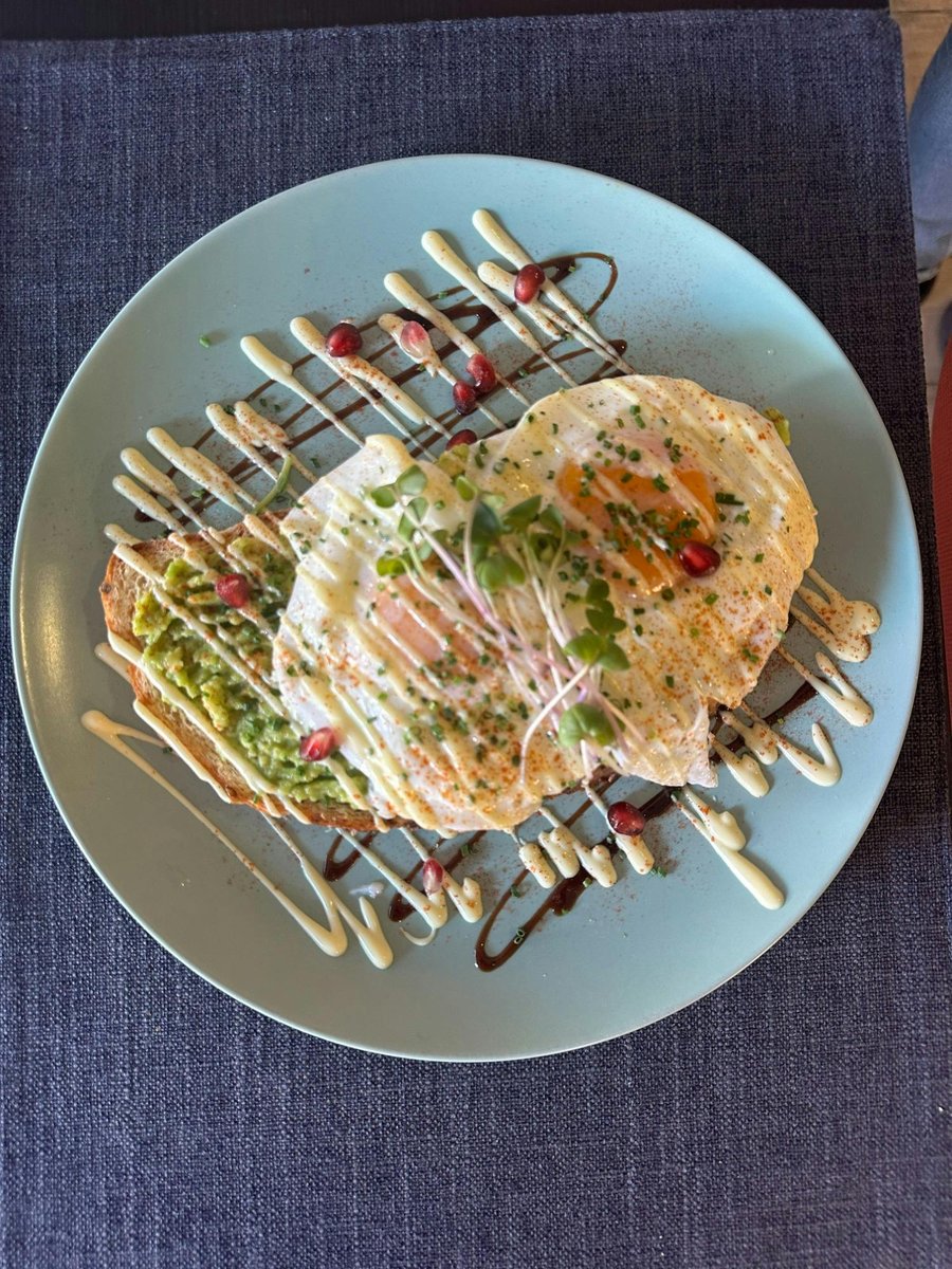 AVOKADO EGGS